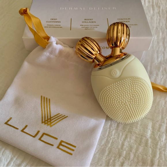 LUCE Dermal Definer Anti-Aging Facial Roller + Cleansing Brush - Picture 2 of 8